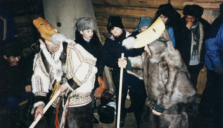 Карта Западной Сибири с обозначением традиционных территорий хантов, манси и ненцев